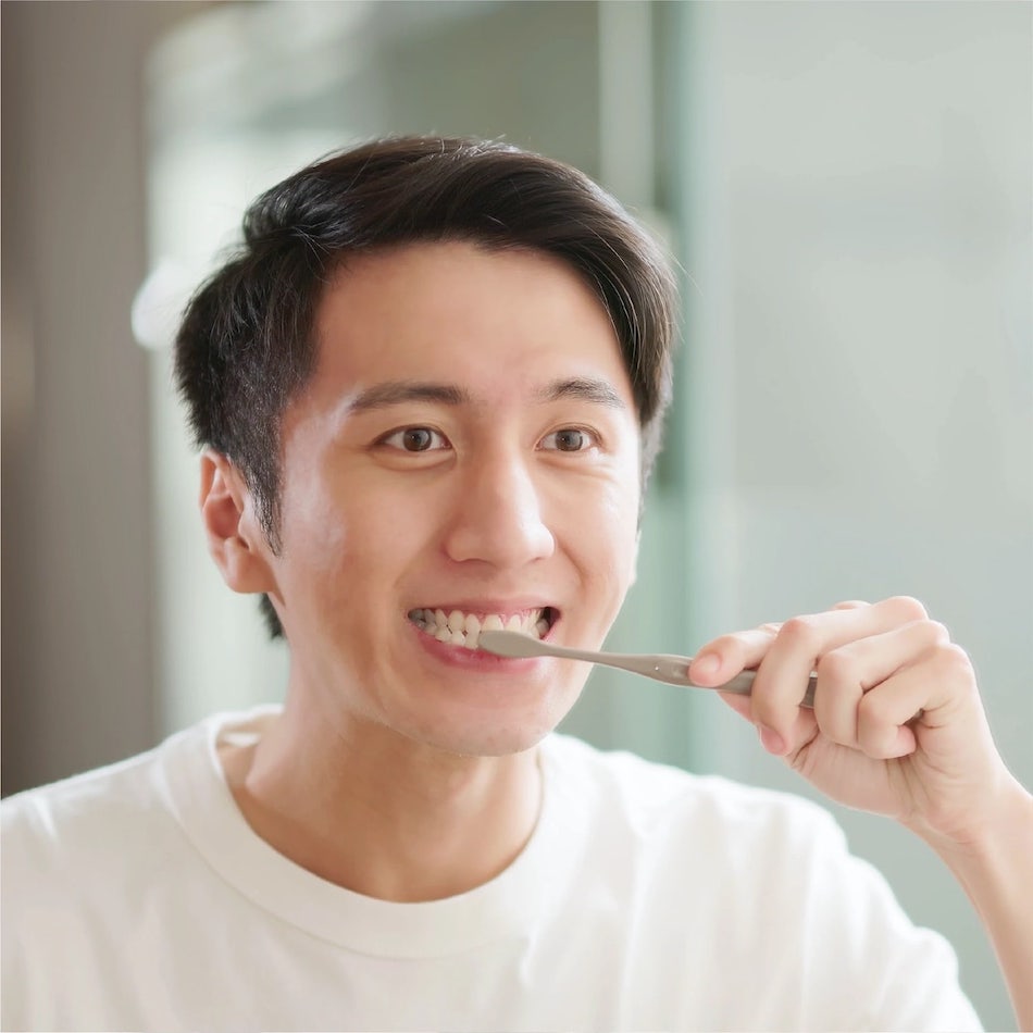 Discover the Ingredients of Whitening Toothpaste